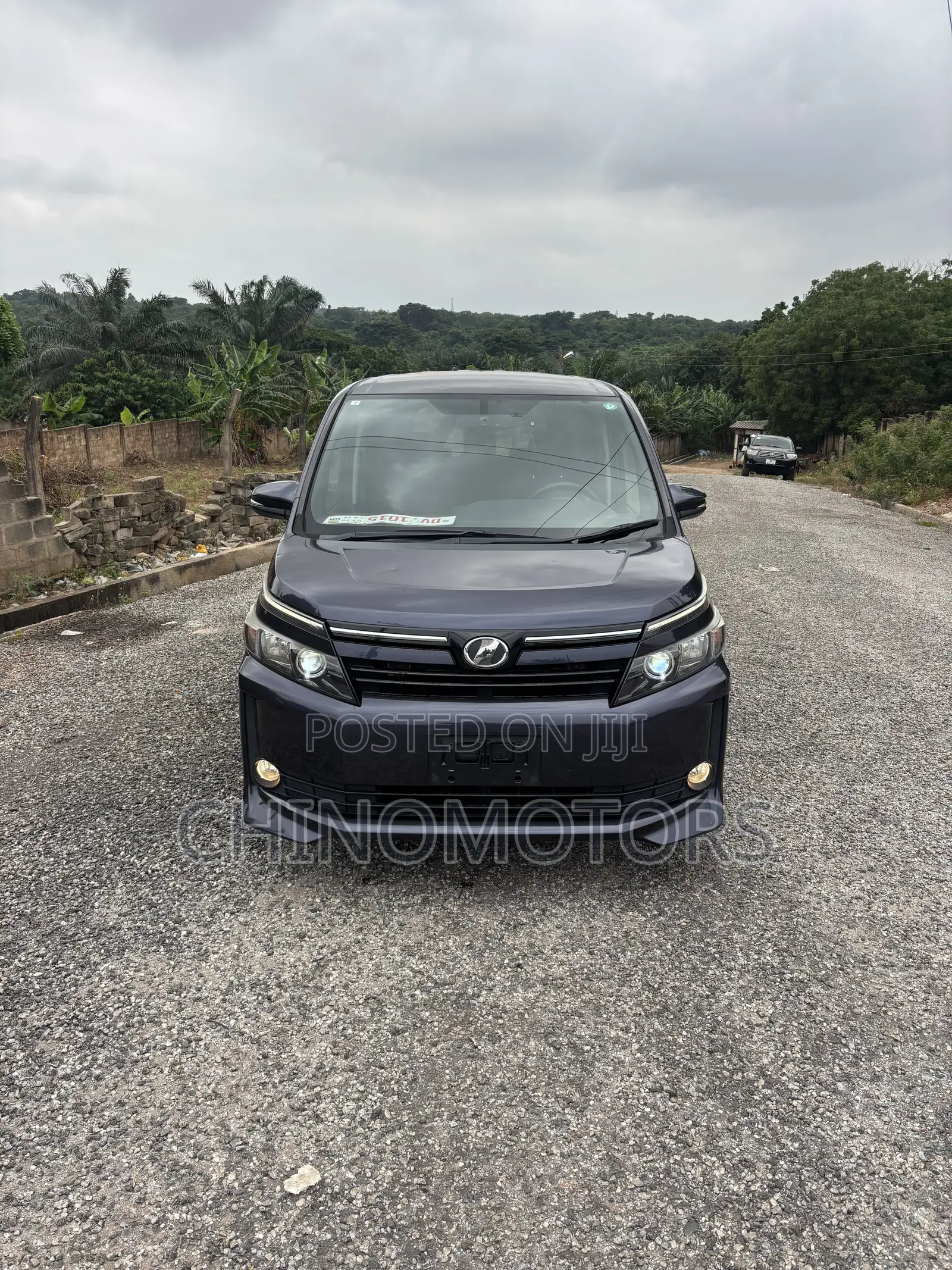 Toyota Voxy X 2WD 8-Seater 2015 Purple