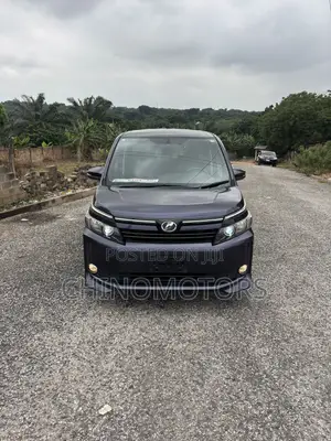 Toyota Voxy X 2WD 8-Seater 2015 Purple