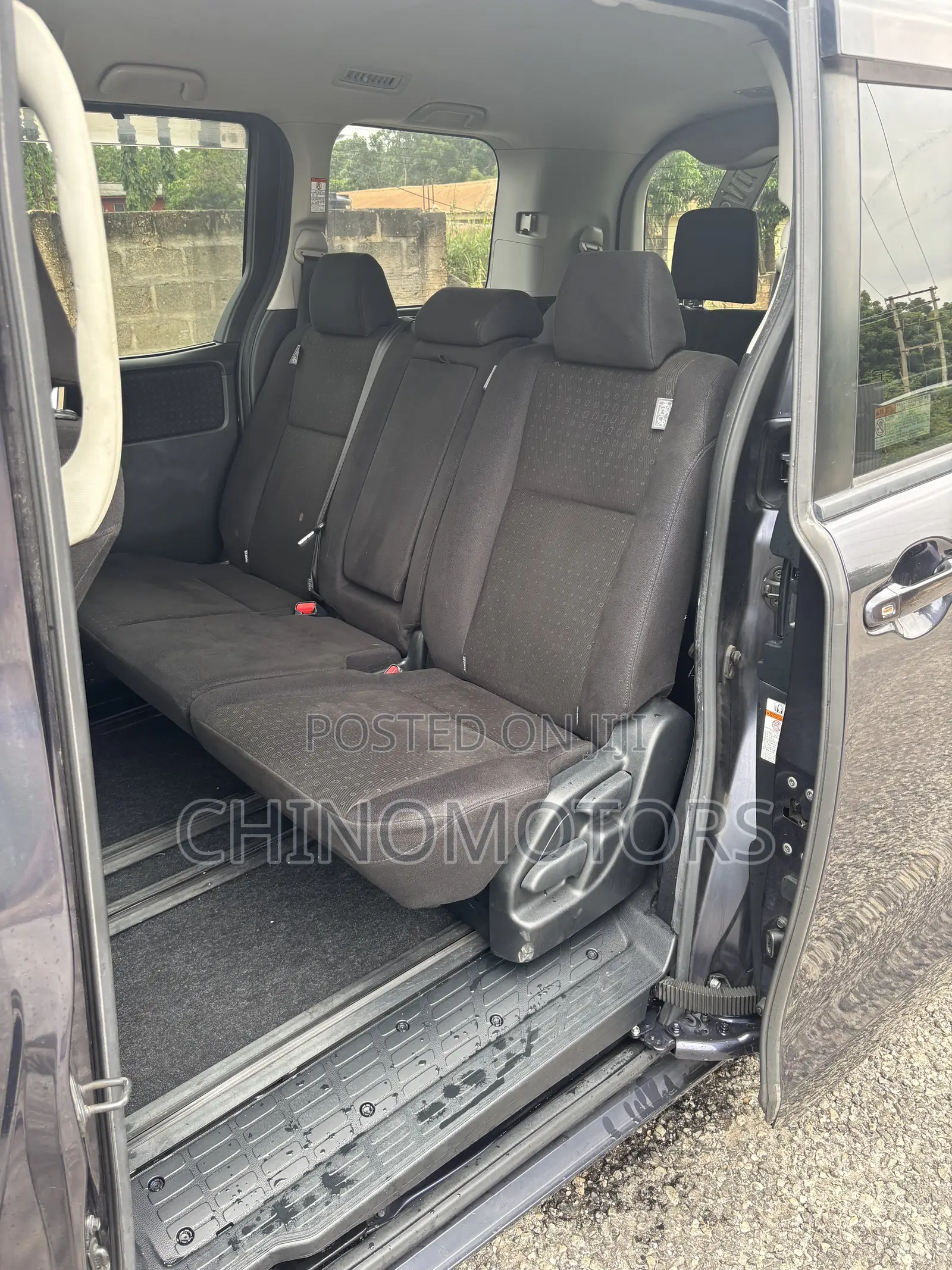 Toyota Voxy X 2WD 8-Seater 2015 Purple