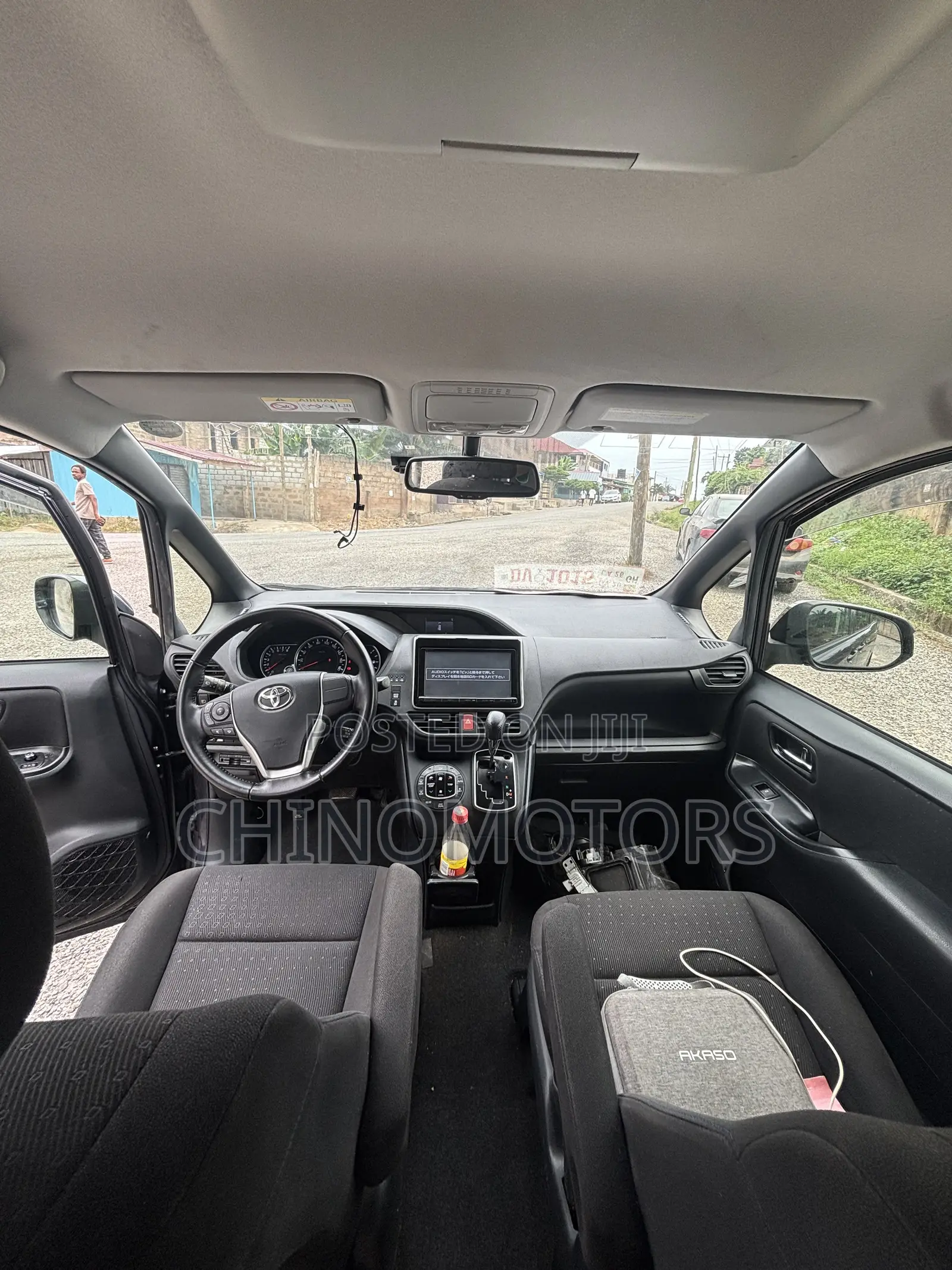 Toyota Voxy X 2WD 8-Seater 2015 Purple