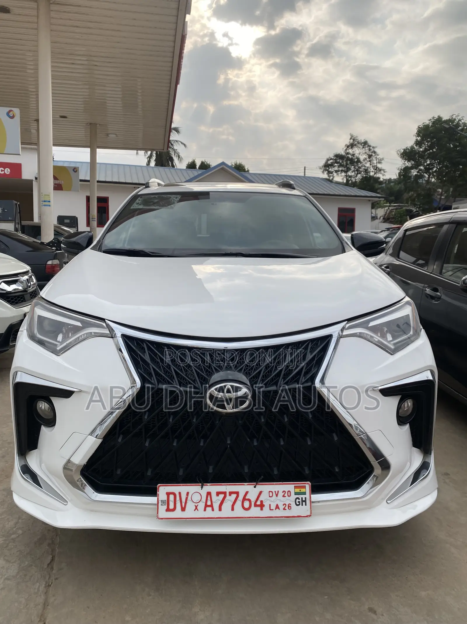 Toyota RAV4 SE AWD (2.5L 4cyl 6A) 2016 White