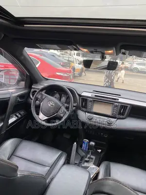 Toyota RAV4 SE AWD (2.5L 4cyl 6A) 2016 White