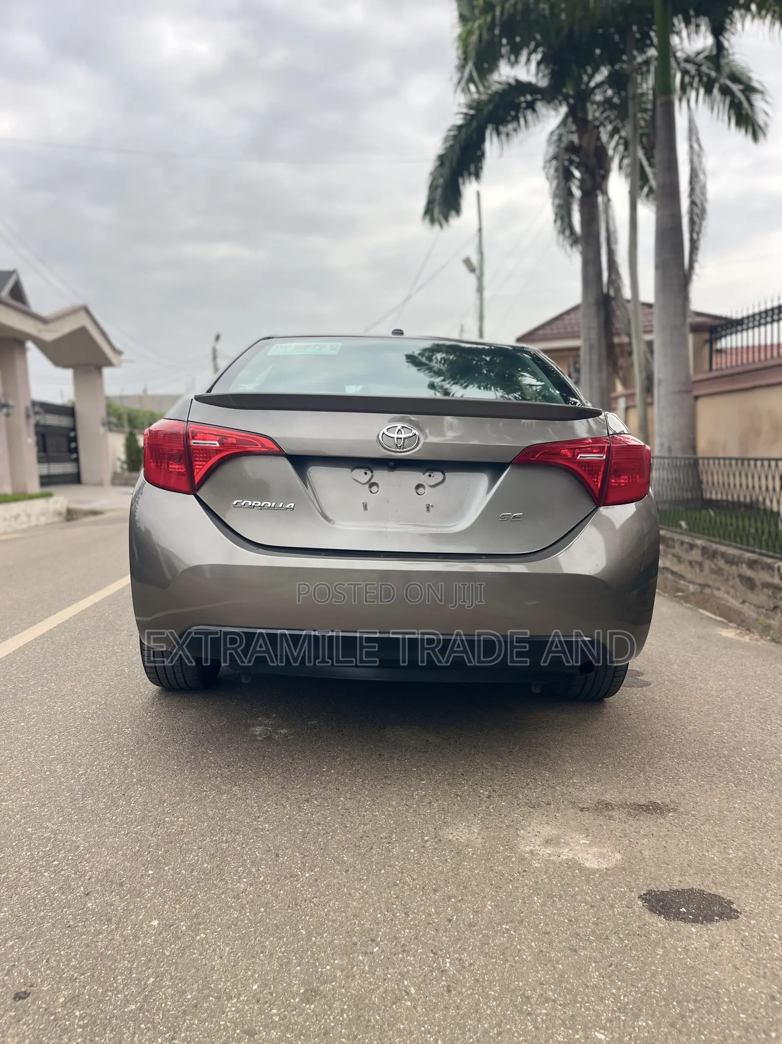 Toyota Corolla SE Special Edition 4dr Sedan (1.8L 4cyl CVT) 2017 Gray