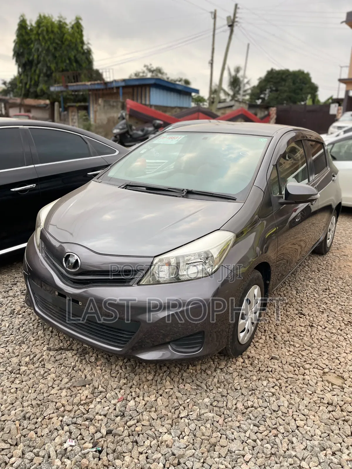 Toyota Vitz 2012 Gray