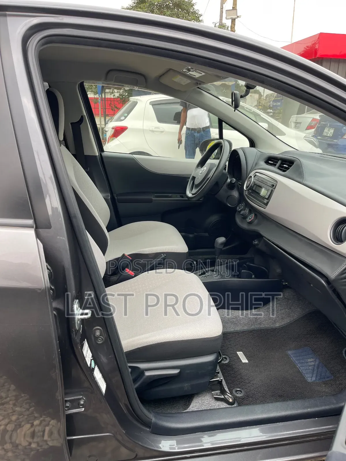 Toyota Vitz 2012 Gray