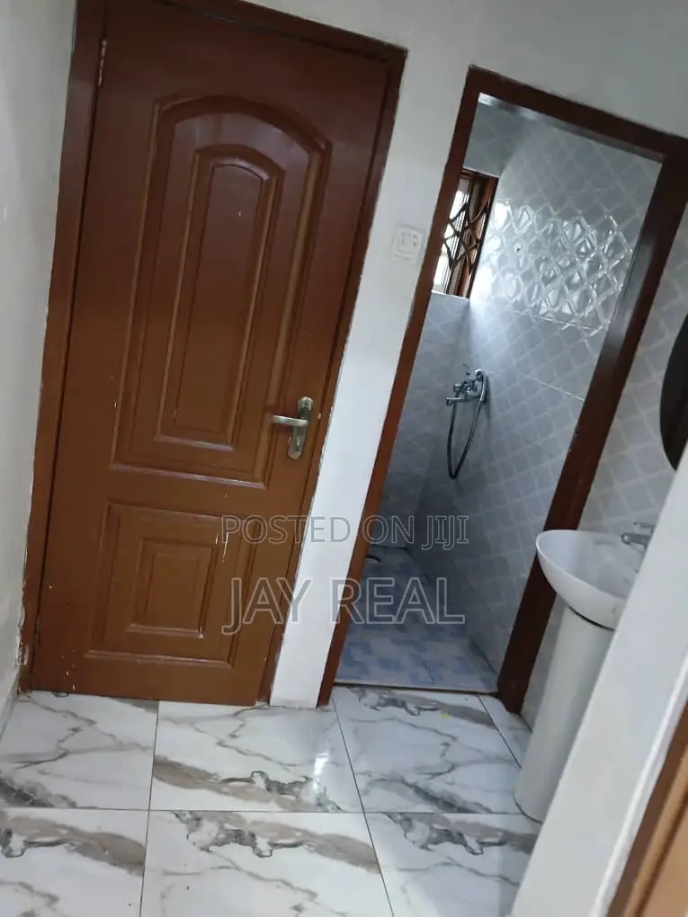 3bdrm Apartment in Jay Real Estate., Ablekuma for rent
