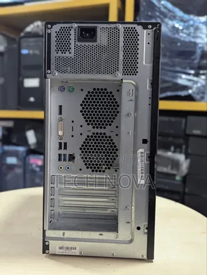 Desktop Computer Fujitsu Esprimo P557/E85+ 8GB Intel Core i5 SSD 256GB