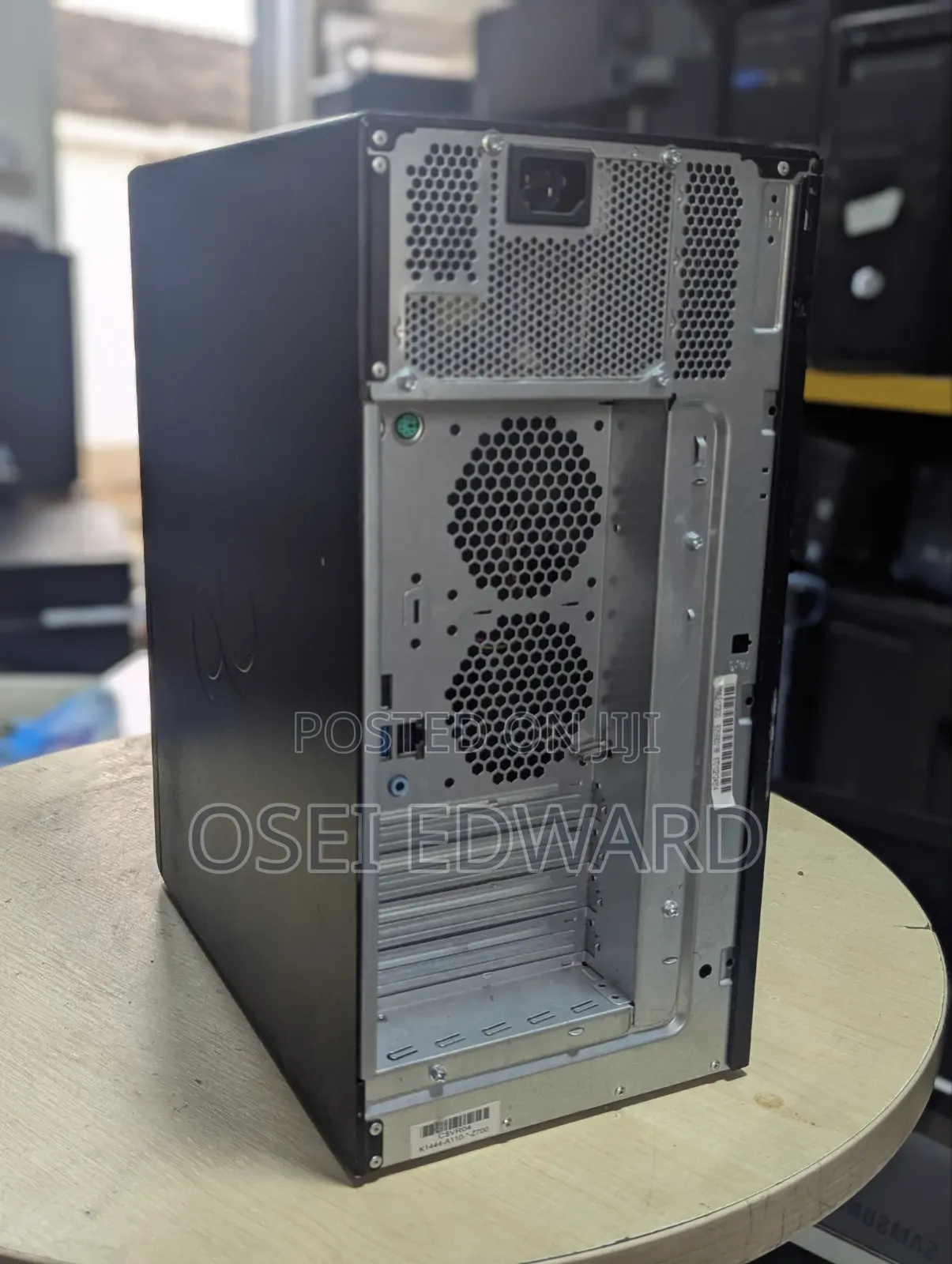 Desktop Computer Fujitsu Esprimo P558 8GB Intel Core i5 SSD 256GB