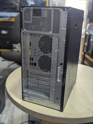 Desktop Computer Fujitsu Esprimo P558 8GB Intel Core i5 SSD 256GB