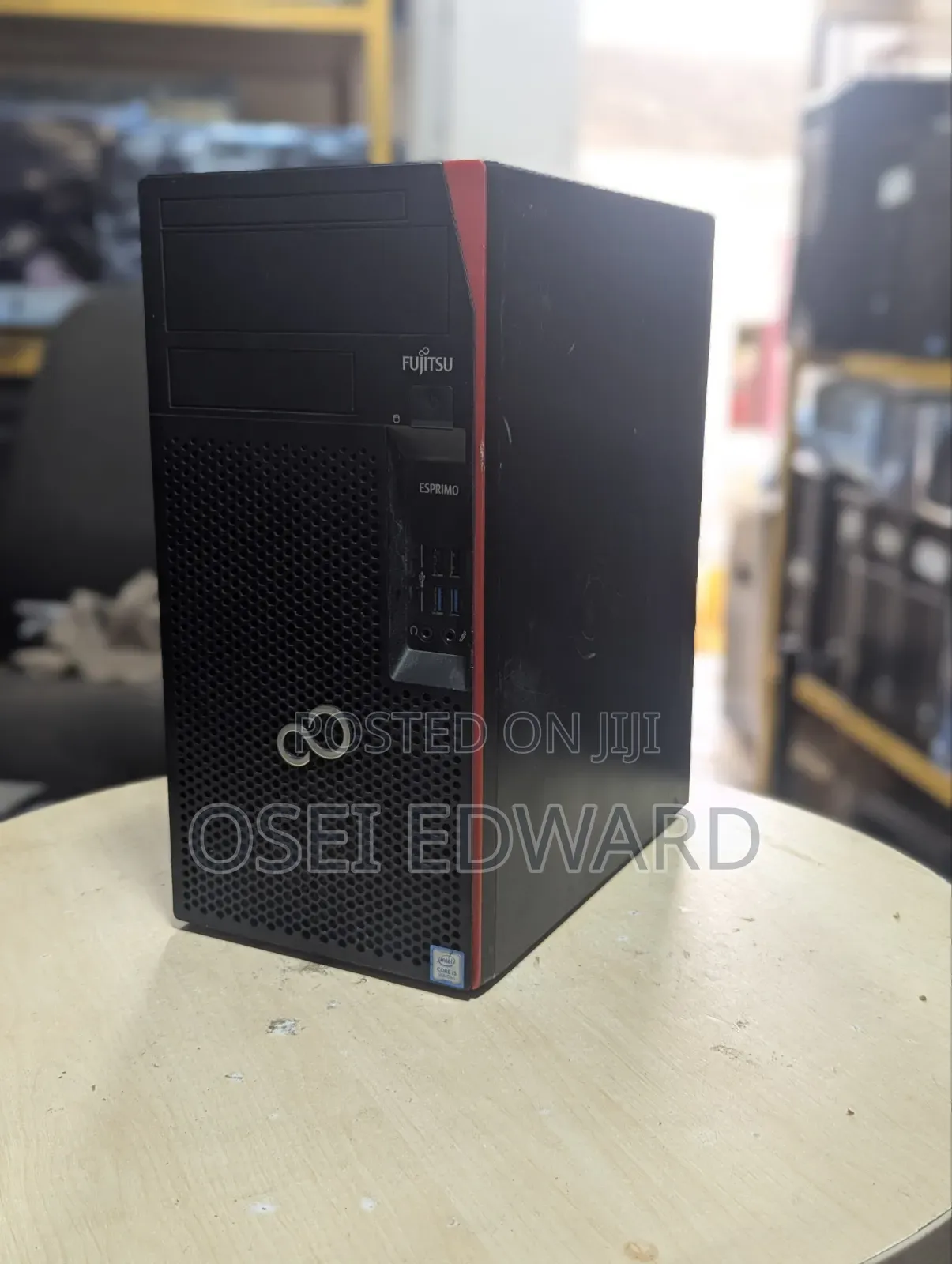 Desktop Computer Fujitsu Esprimo P558 8GB Intel Core i5 SSD 256GB