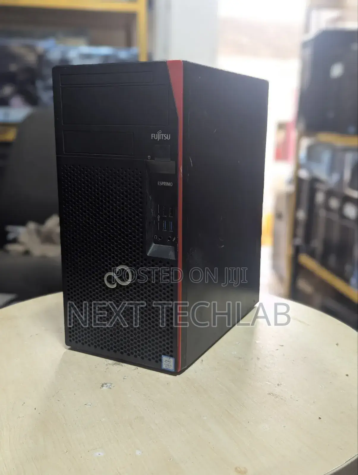 Desktop Computer Fujitsu Esprimo P558 8GB Intel Core i5 SSD 256GB
