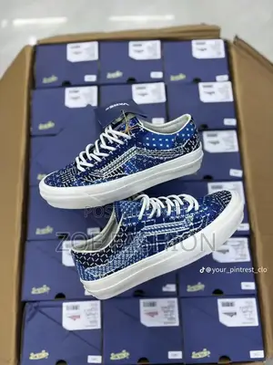 Mens Sneakers( Vans)