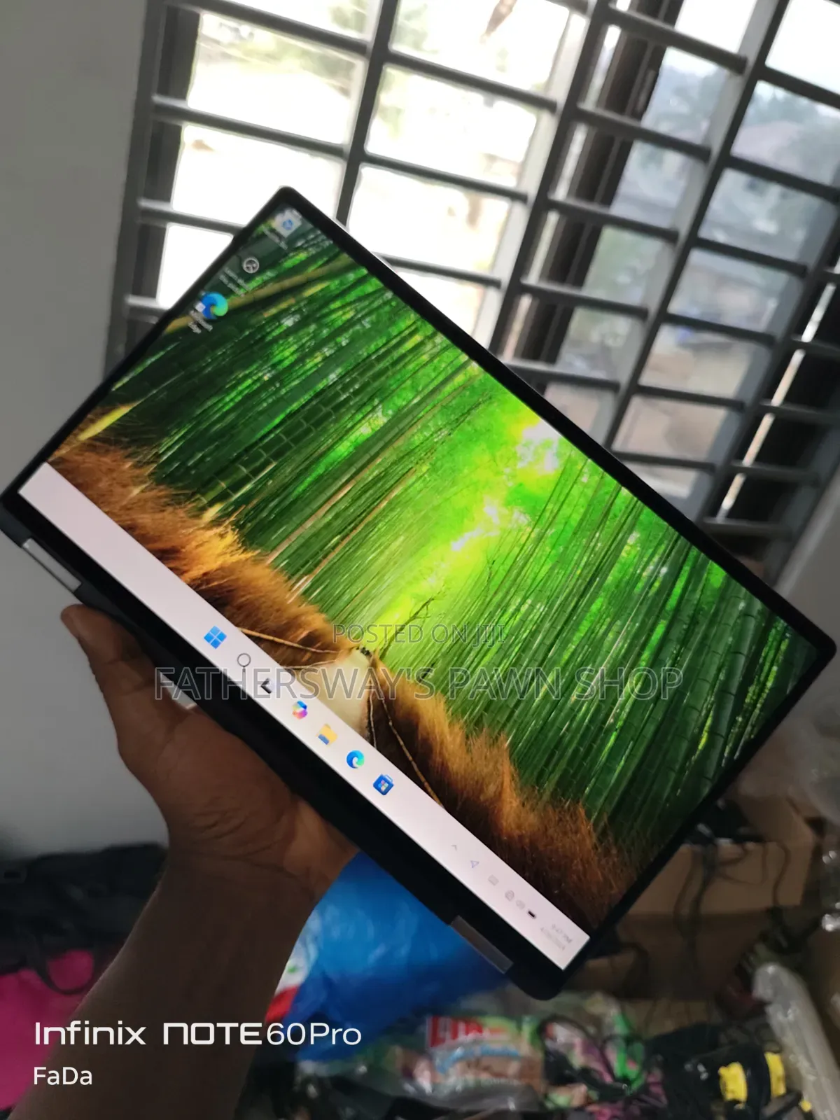 Laptop Dell Latitude 7400 2-in-1 16GB Intel Core i5 SSD 256GB