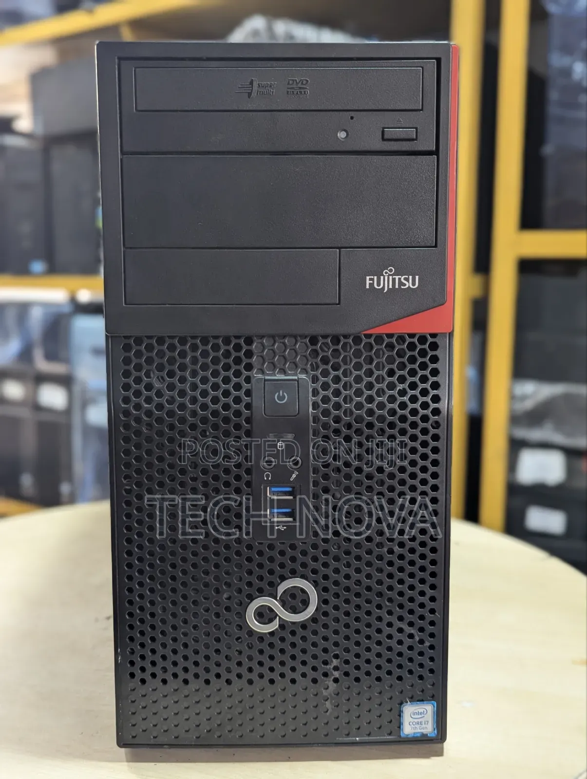 Desktop Computer Fujitsu Esprimo P557/E85+ 8GB Intel Core i7 SSD 256GB
