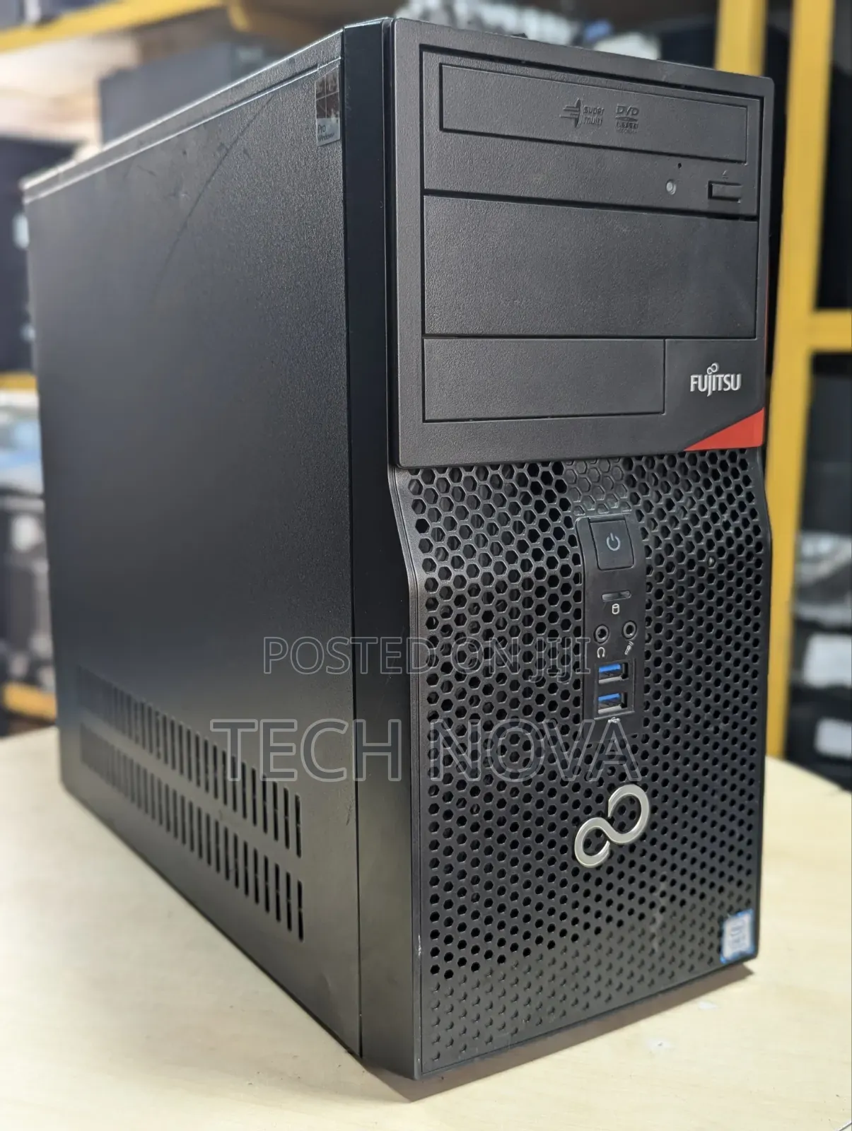 Desktop Computer Fujitsu Esprimo P557/E85+ 8GB Intel Core i7 SSD 256GB