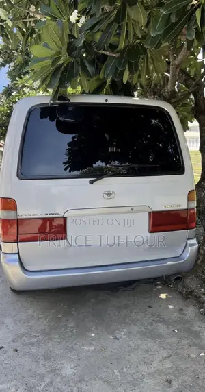 Toyota HiAce 2006 Silver