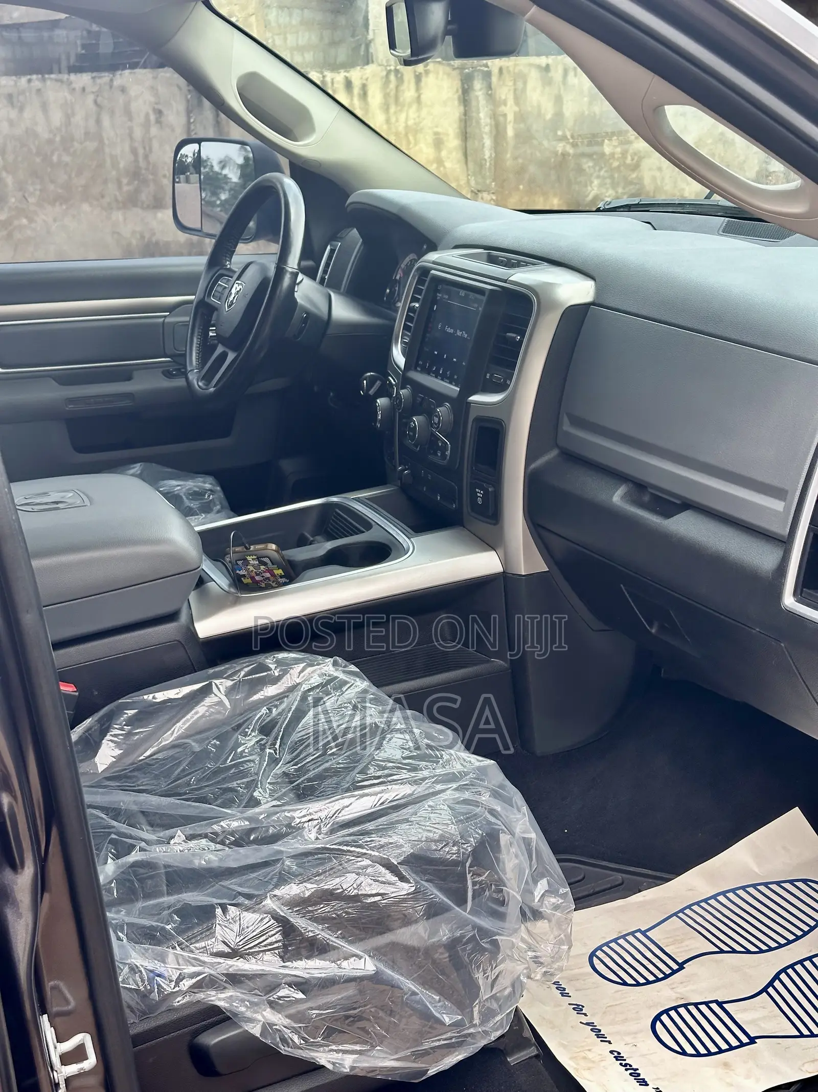 RAM 1500 2018 Gray