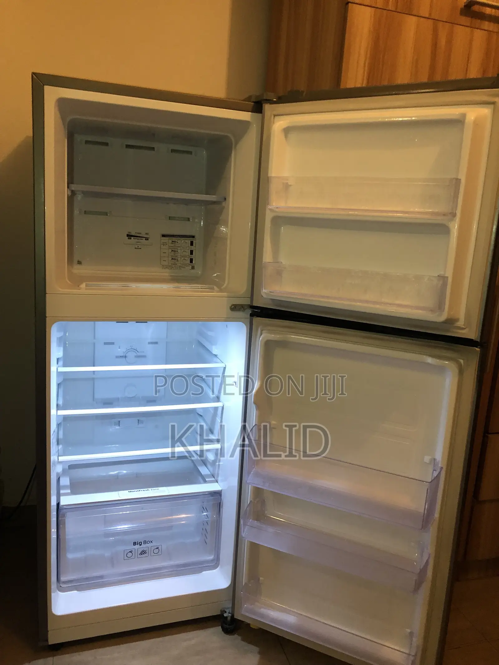 Fast Sale: Affordable Samsung Refrigerator Neat and Fully Working