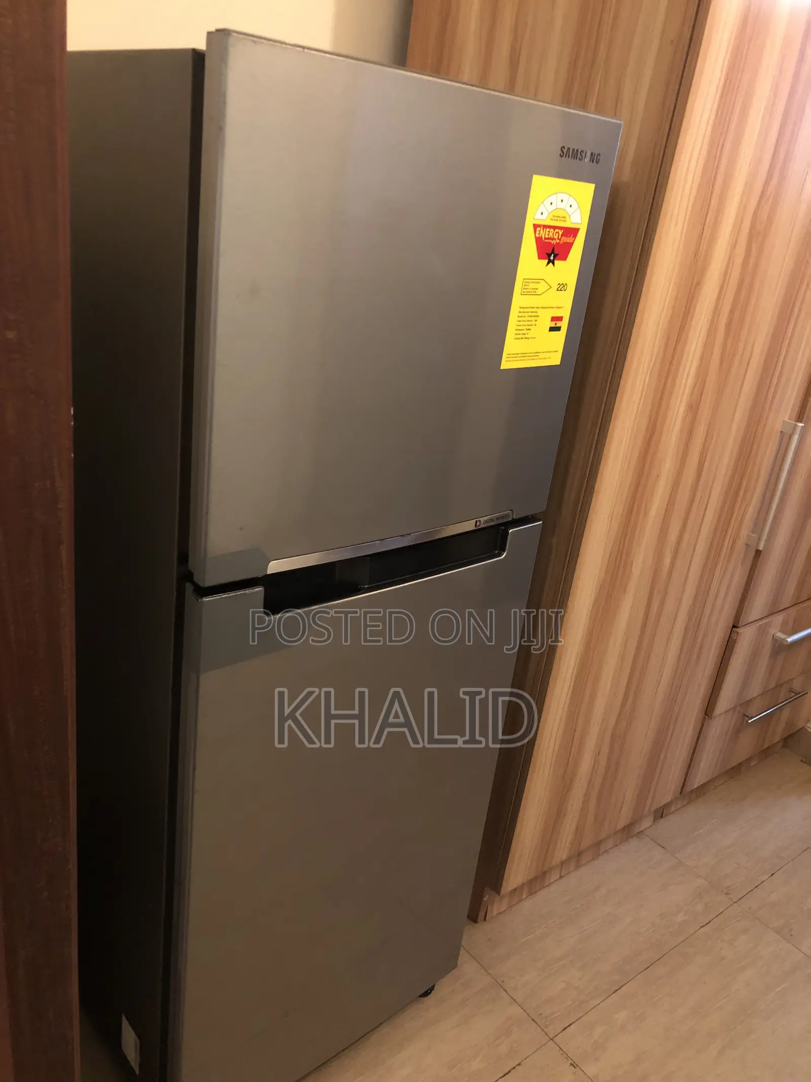 Fast Sale: Affordable Samsung Refrigerator Neat and Fully Working