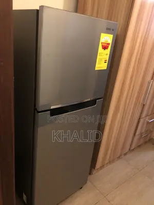 Fast Sale: Affordable Samsung Refrigerator Neat and Fully Working
