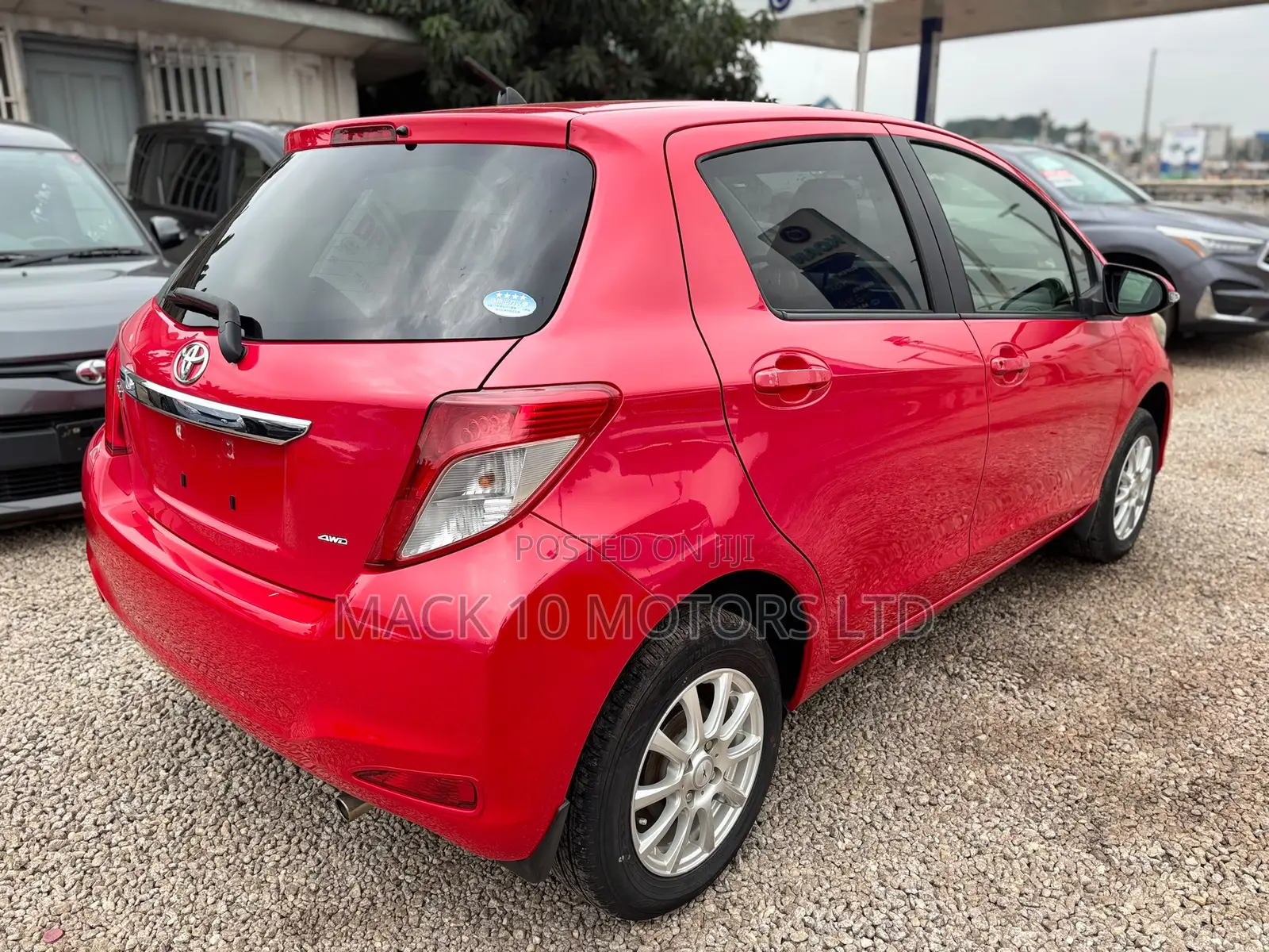 Toyota Vitz 1.3 AWD 5dr 2013 Red