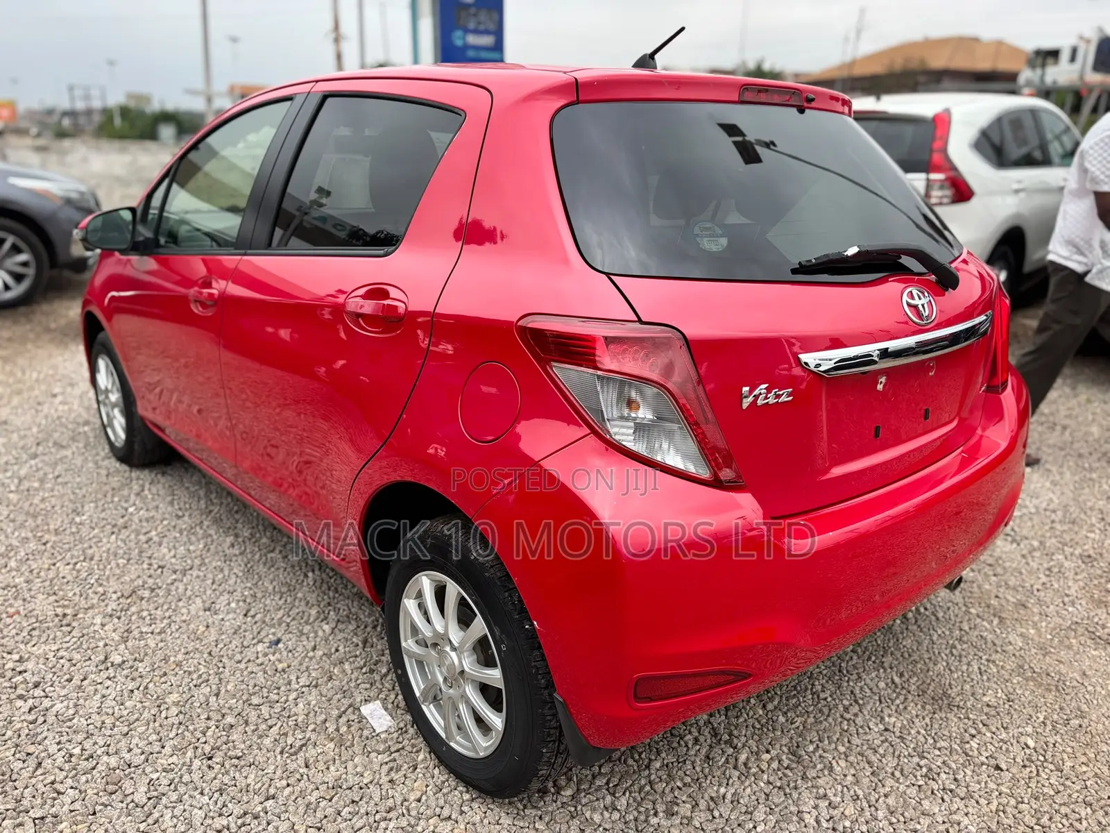 Toyota Vitz 1.3 AWD 5dr 2013 Red