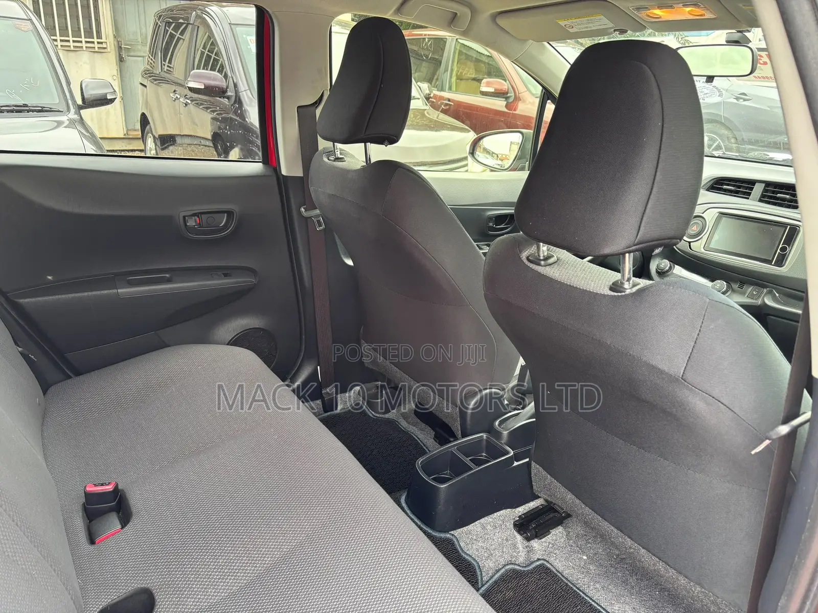 Toyota Vitz 1.3 AWD 5dr 2013 Red