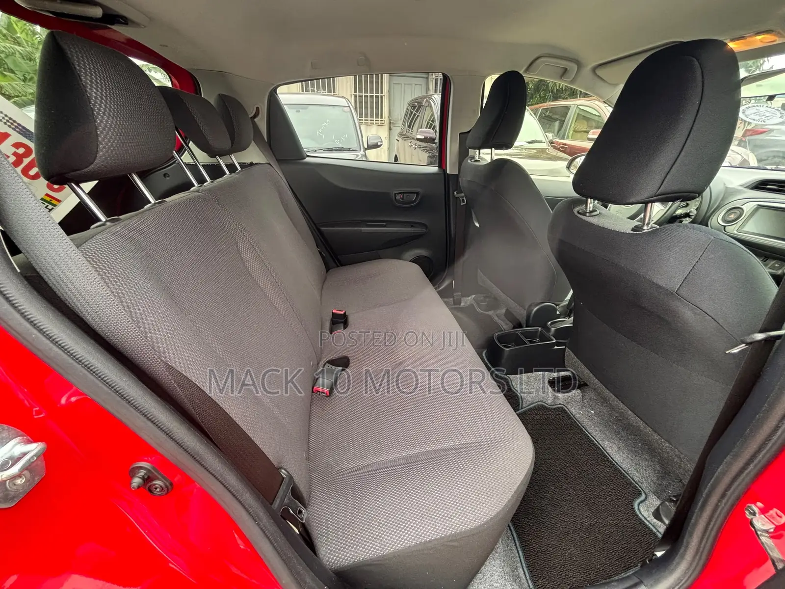 Toyota Vitz 1.3 AWD 5dr 2013 Red