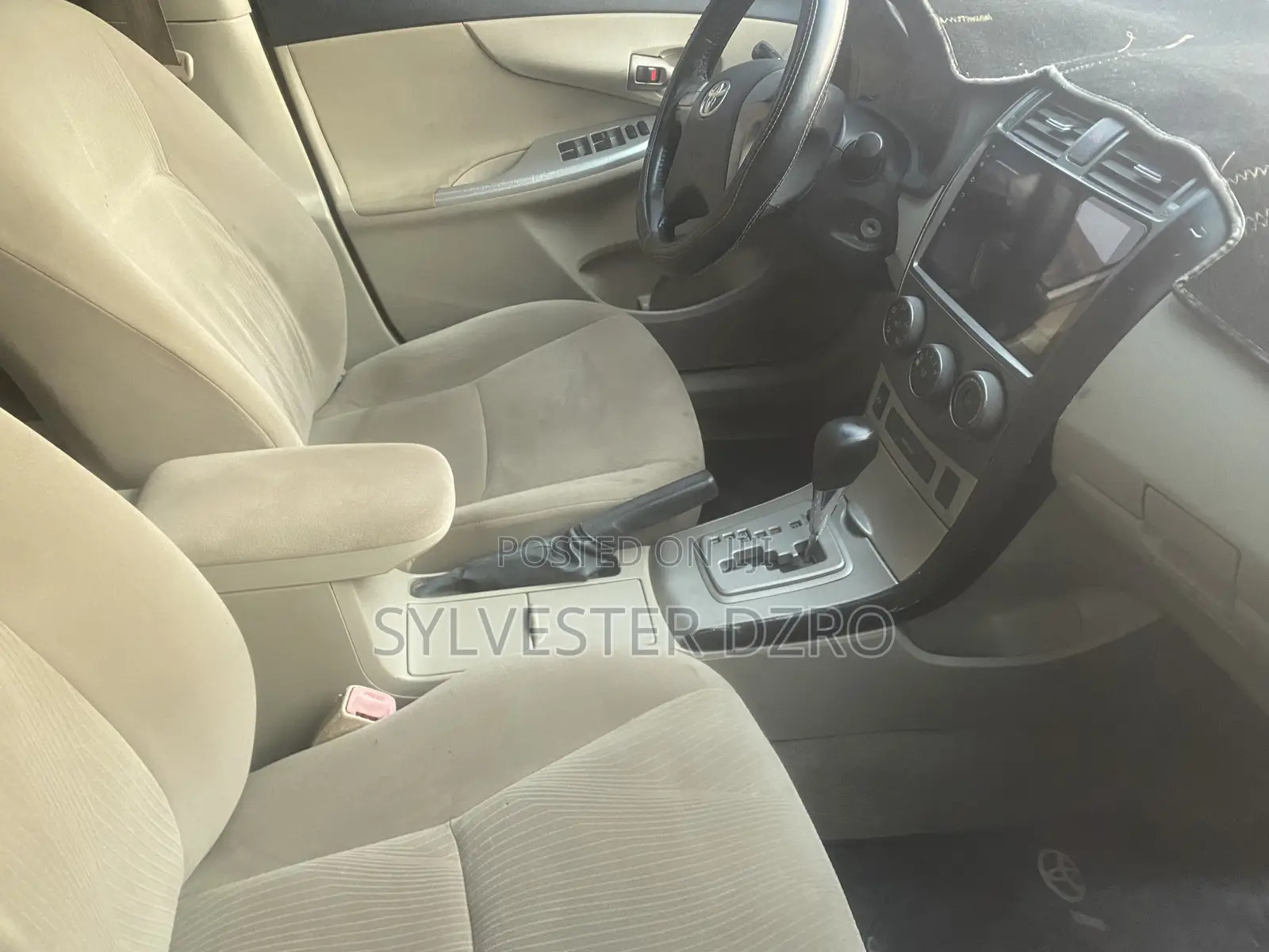 Toyota Corolla 2011 White