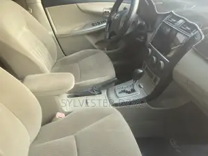 Toyota Corolla 2011 White