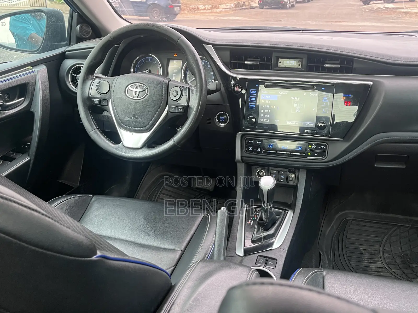Toyota Corolla XSE (1.8L 4cyl 2A) 2019 Blue