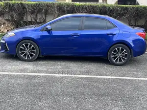 Toyota Corolla XSE (1.8L 4cyl 2A) 2019 Blue