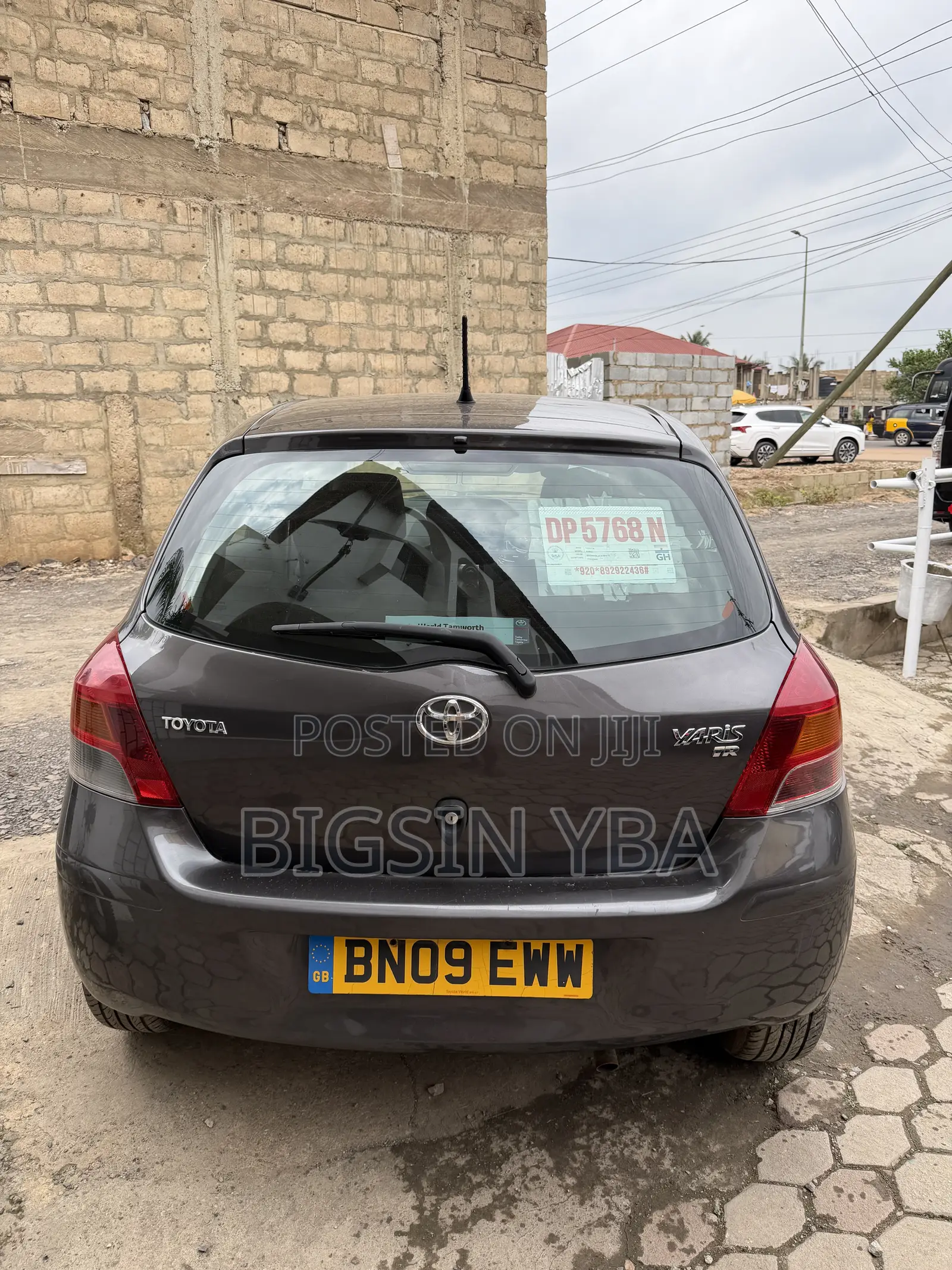 Toyota Yaris Base Hatchback 3dr 2010 Gray