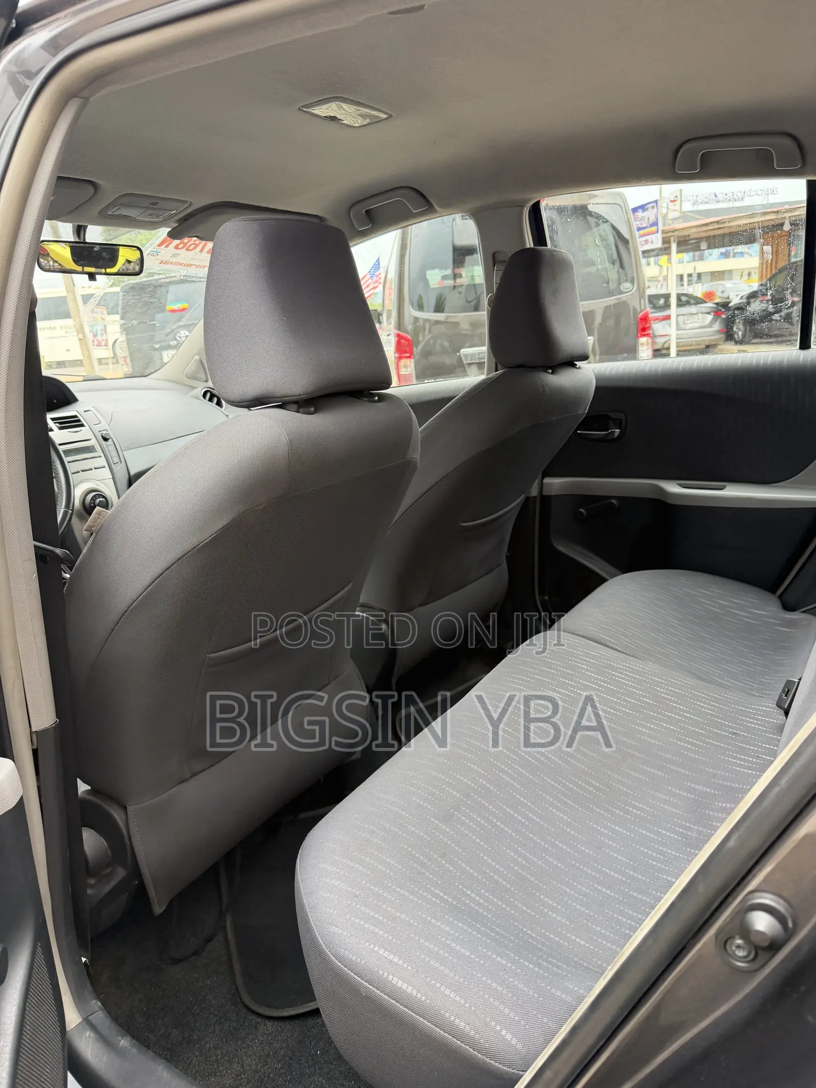 Toyota Yaris Base Hatchback 3dr 2010 Gray