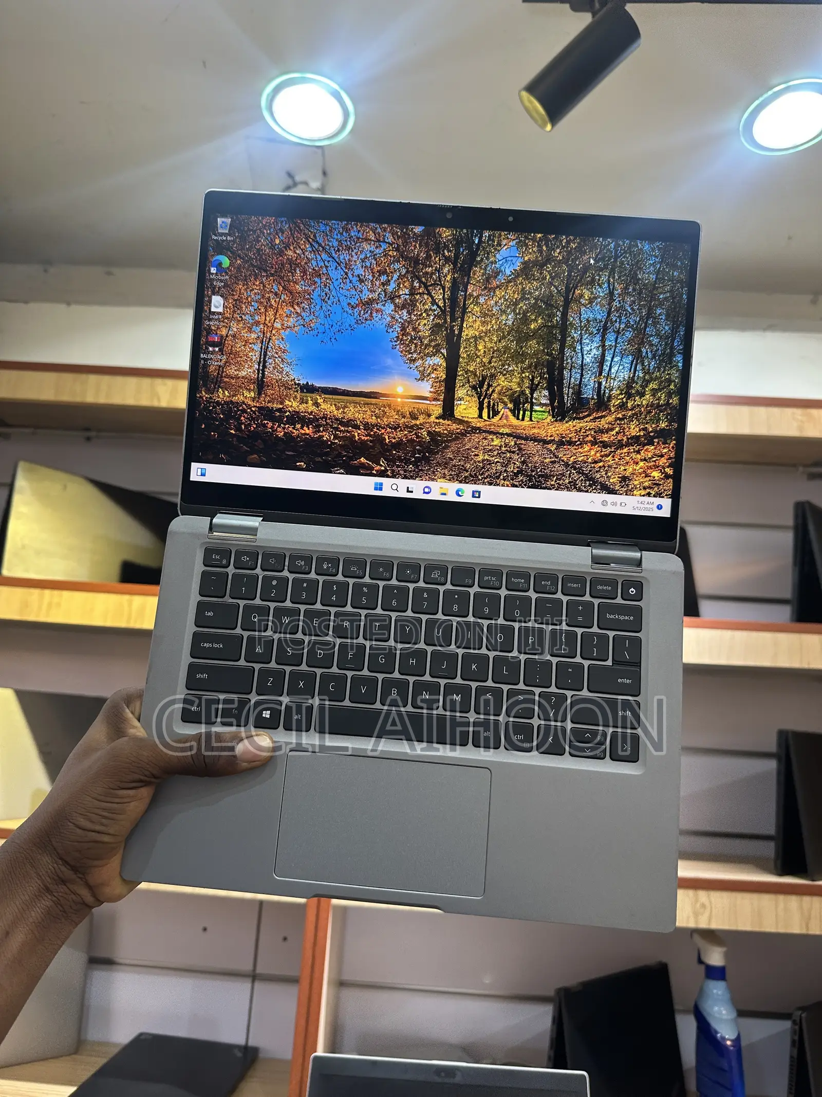 Laptop Dell Latitude 5320 2-in-1 8GB Intel Core i5 SSD 256GB