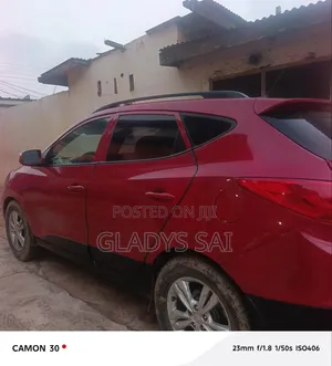 Hyundai Tucson 2015 Red