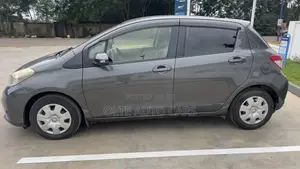 Toyota Vitz 1.3 FWD 3dr 2011 Silver
