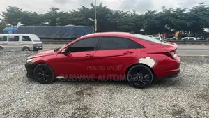Hyundai Elantra SE 2022 Red