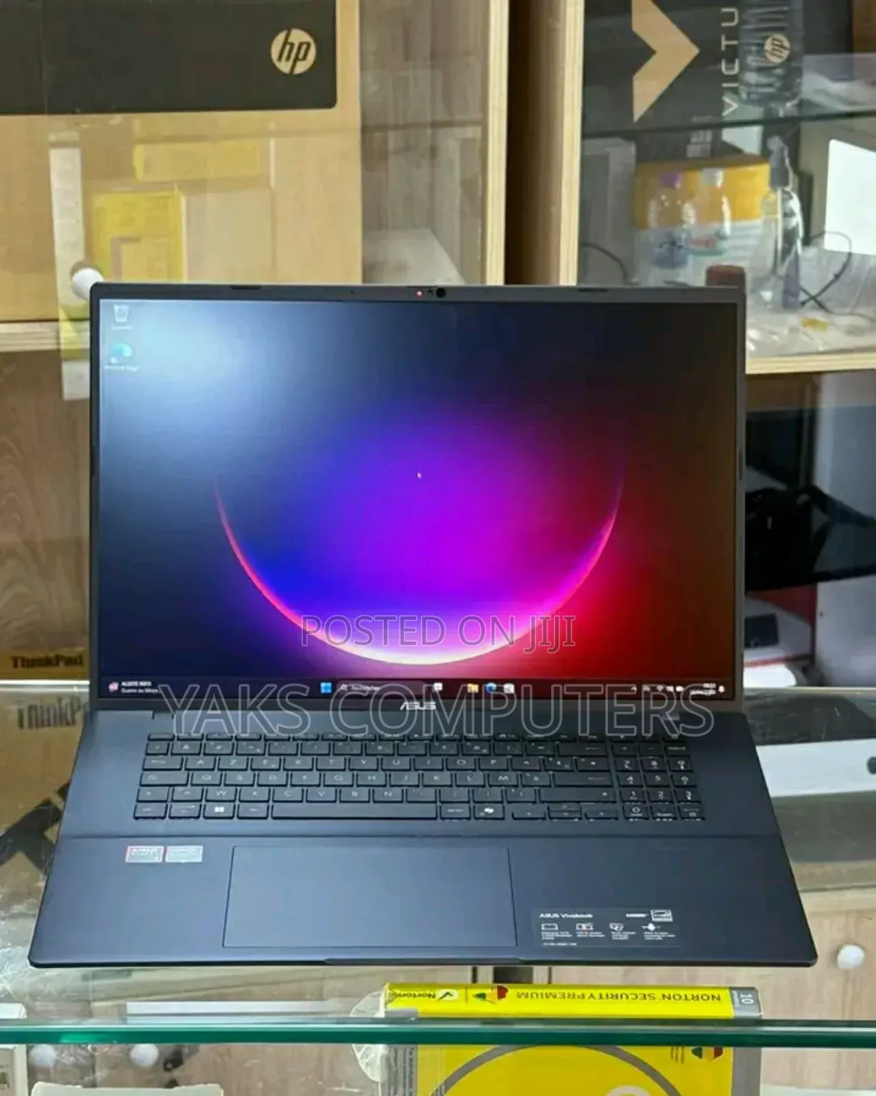 New Laptop Asus VivoBook W202 16GB AMD Ryzen 7 SSD 512GB