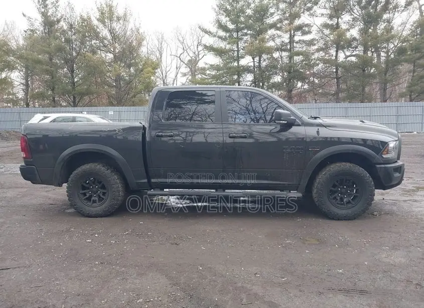RAM 1500 2017 Black