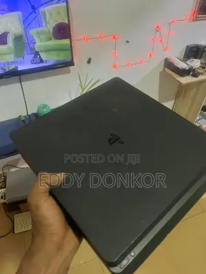 PS4 Slim With 7 Online/Offline Games Installed