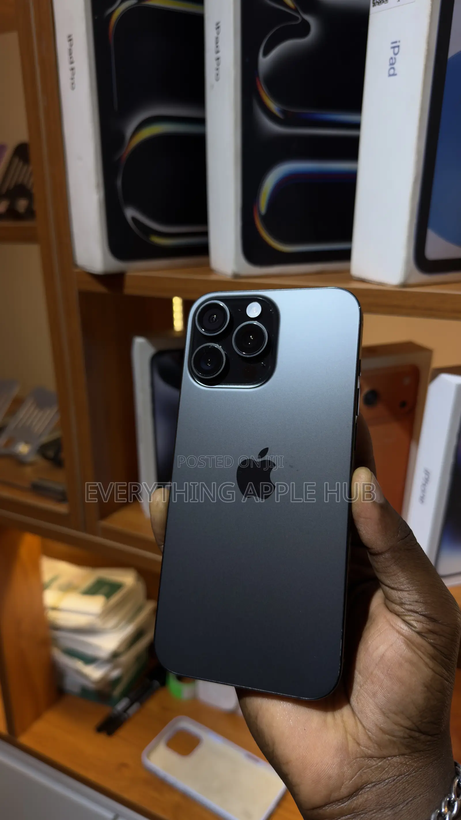 New Apple iPhone 16 Pro Max 256 GB Black