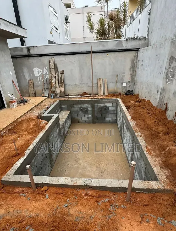 Swimming Pool Building Contractor