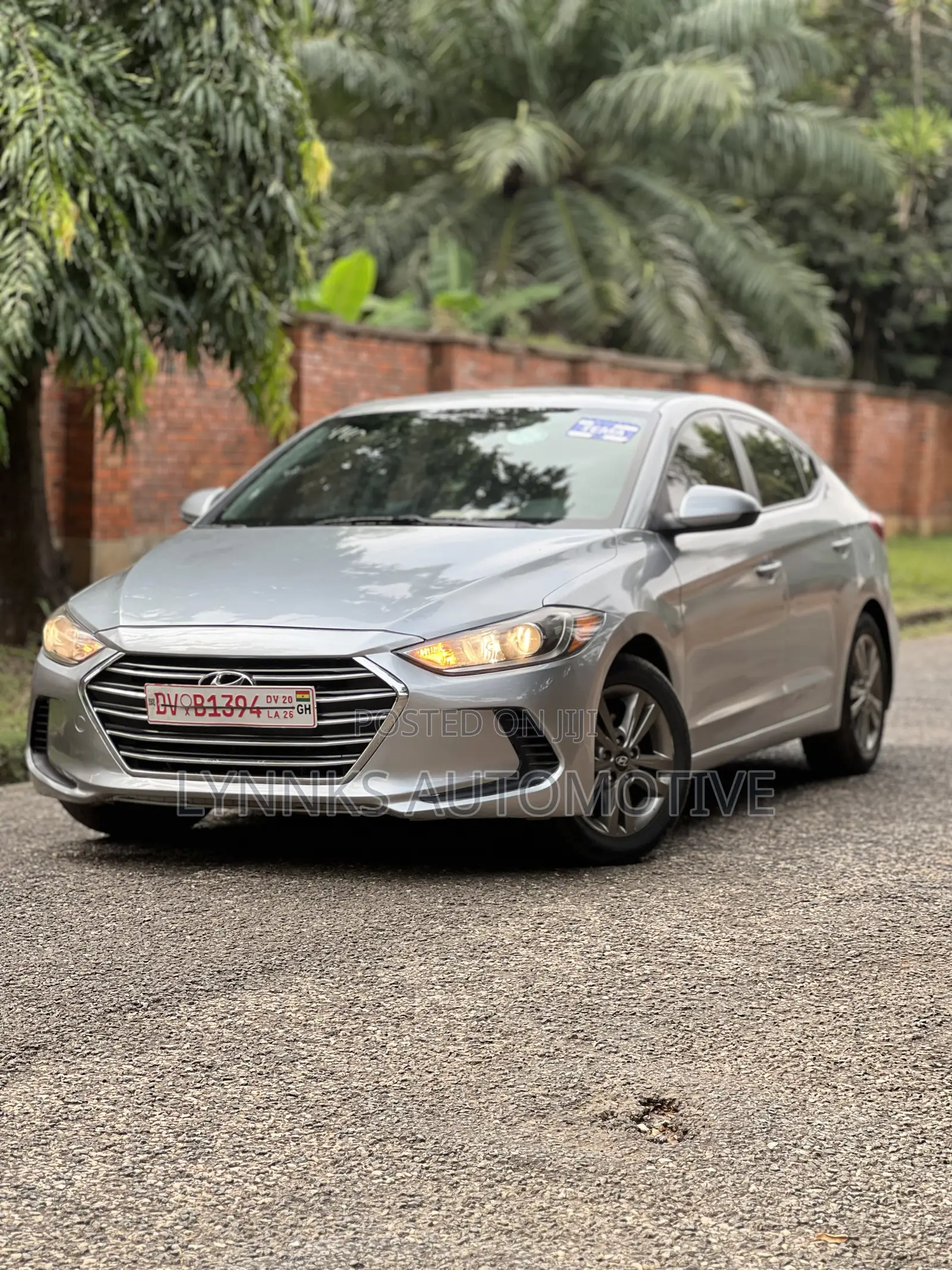 Hyundai Elantra SE Sedan FWD (2.0L 4cyl 6M) 2017 Silver