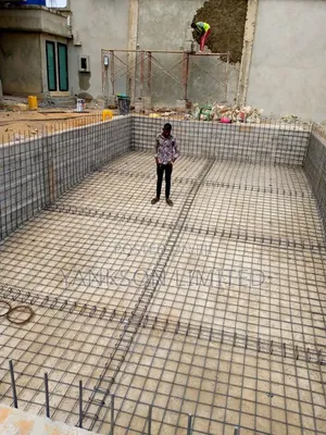 Swimming Pool Building Contractor