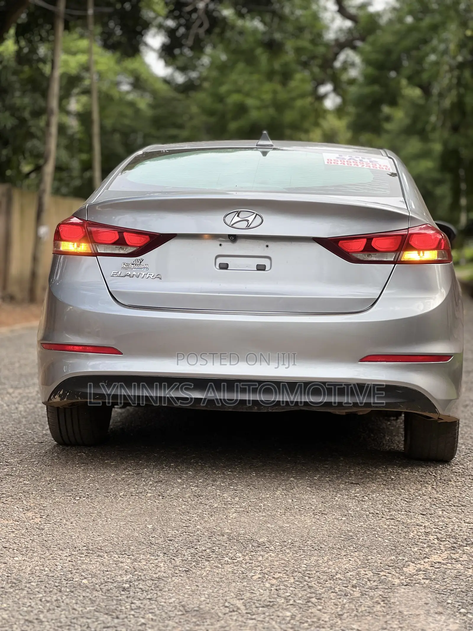 Hyundai Elantra SE Sedan FWD (2.0L 4cyl 6M) 2017 Silver