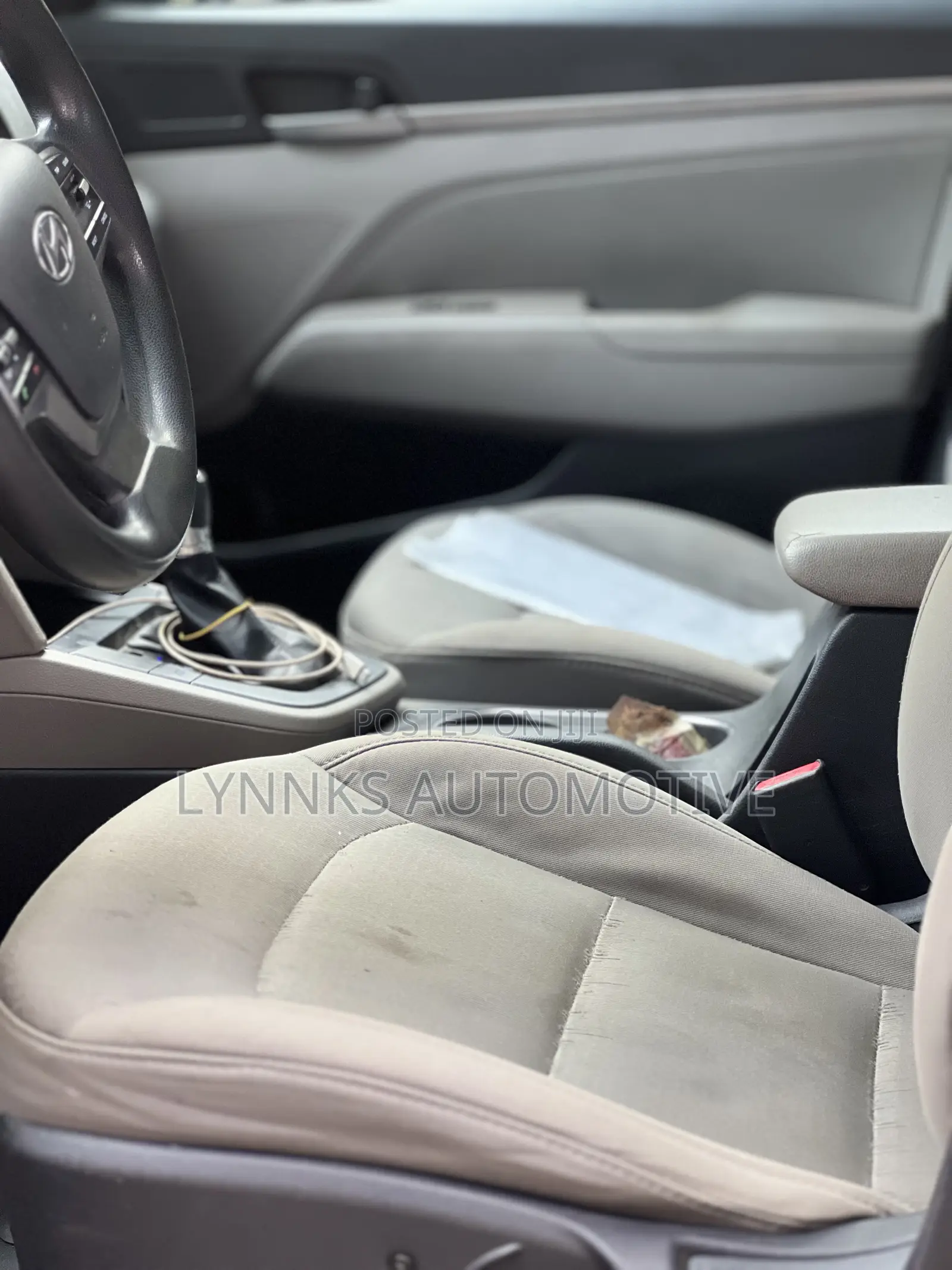 Hyundai Elantra SE Sedan FWD (2.0L 4cyl 6M) 2017 Silver