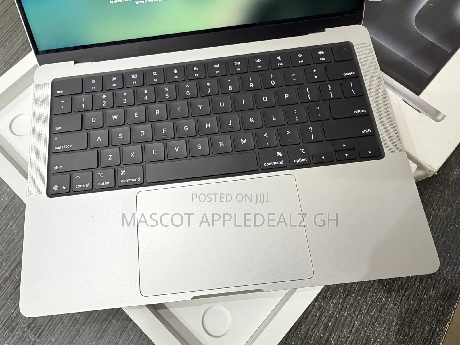 Laptop Apple MacBook Pro 2025 M5 16GB Apple M5 SSD 512GB