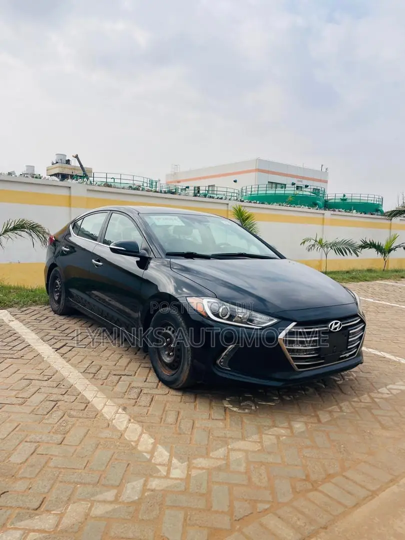 Hyundai Elantra Limited Sedan FWD (2.0L 4cyl 6A) 2017 Black