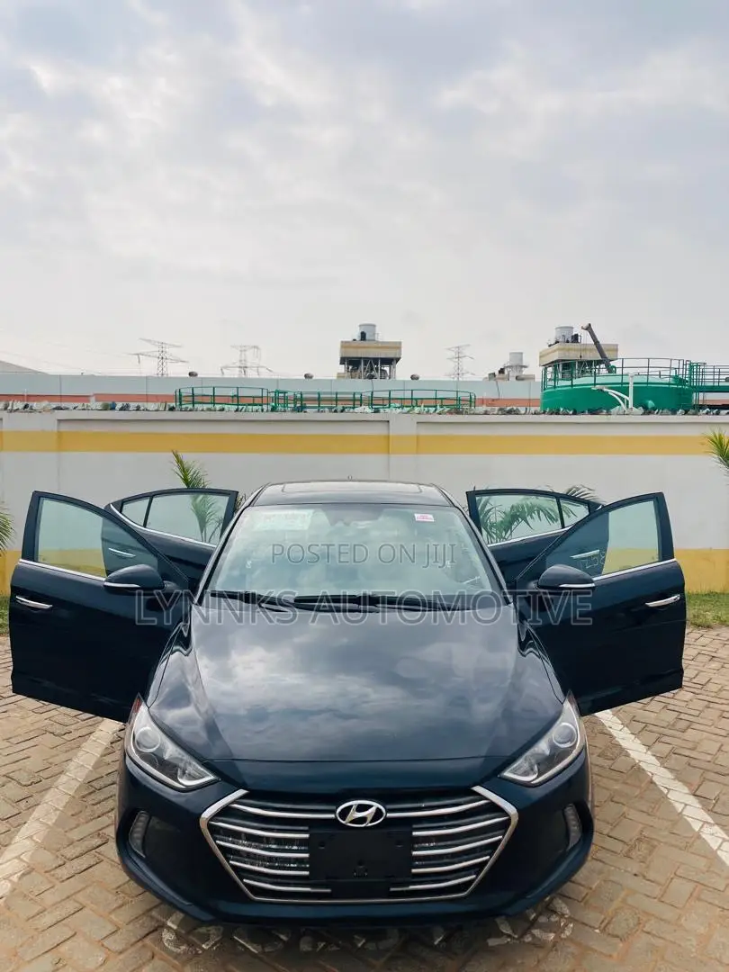 Hyundai Elantra Limited Sedan FWD (2.0L 4cyl 6A) 2017 Black